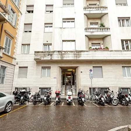 S. Maria Valle Roomy Flat Apartament