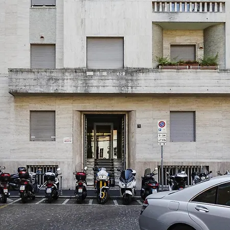 S. Maria Valle Roomy Flat Apartment *