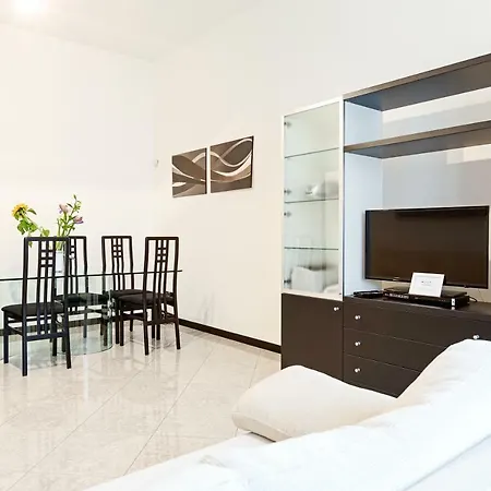 Apartment S. Maria Valle Roomy Flat Milan