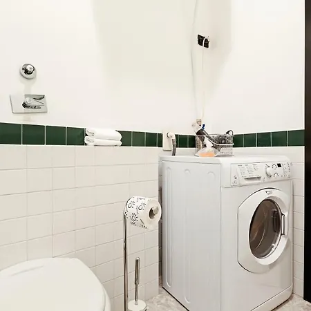 S. Maria Valle Roomy Flat Apartment *
